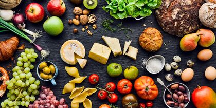 EDEKA Henning verschiedenen Produkte. Gemüse, Obst und Backwaren